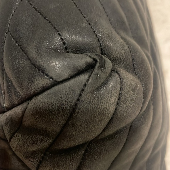 Tory Burch Kira Chevron Tote Bag in Black Quilted Lambskin - Picture 15 of 16